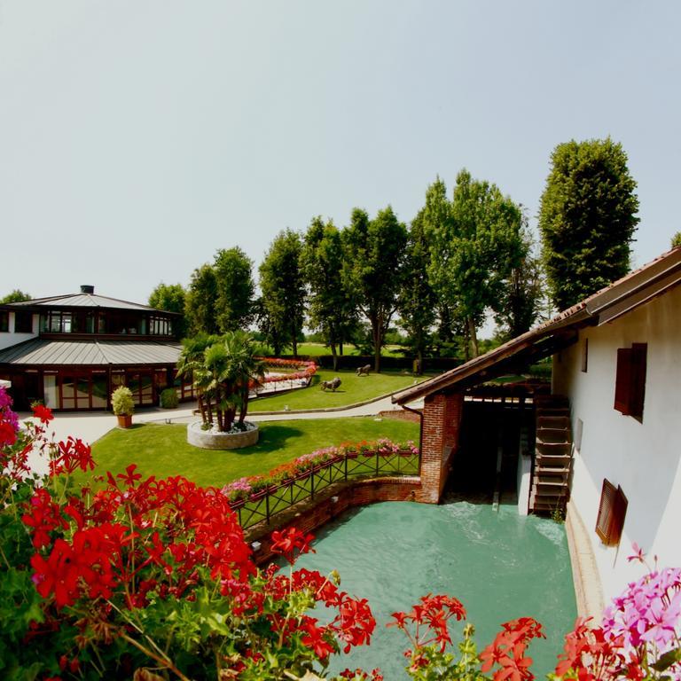 Hotel Novarello Resort & Spa Granozzo con Monticello Exterior photo