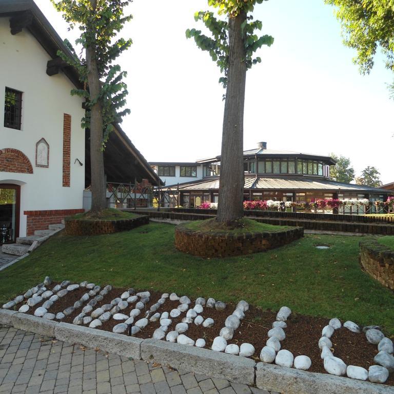 Hotel Novarello Resort & Spa Granozzo con Monticello Exterior photo